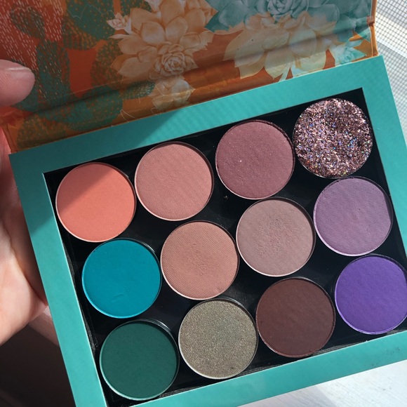 Colourpop BYOP eyeshadow palette - Picture 4 of 5